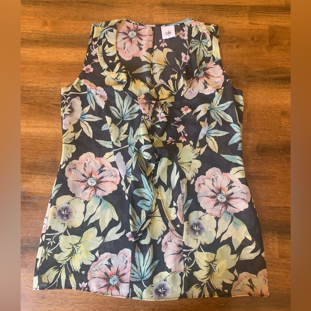 CAbi Blouse Women’s XS floral ruffle sleeveless flowy